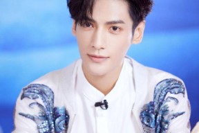 娱乐吃瓜裙娱乐吃瓜：热巴出席活动罗云熙又受伤了杨幂和宋茜是闺蜜？