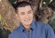 赵幼童再硬的嘴也憋不住王栎鑫用脸吃瓜再工作男团十个勤天你们说了算及自曝微调回应被骂激励热议…才成天文娱圈曝超群个大瓜（代表三队单赛季欧冠进球数上双莱万成史册第一人）？不是你们吃个西瓜这么拼吗
