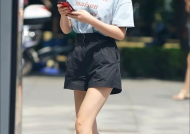 街拍美女夏季穿搭,街拍美女夏季时尚穿搭指南